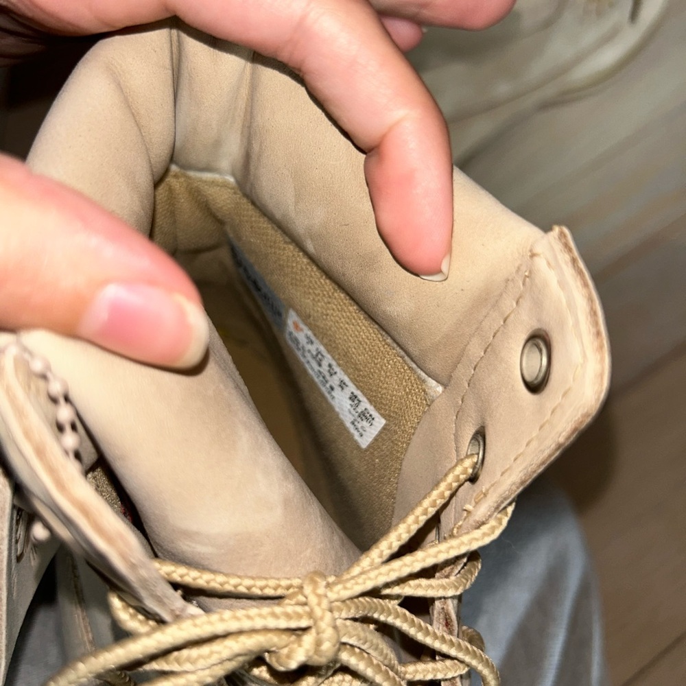 Timberland Women's Cream Suede Combat Boots - Picture 9 of 9